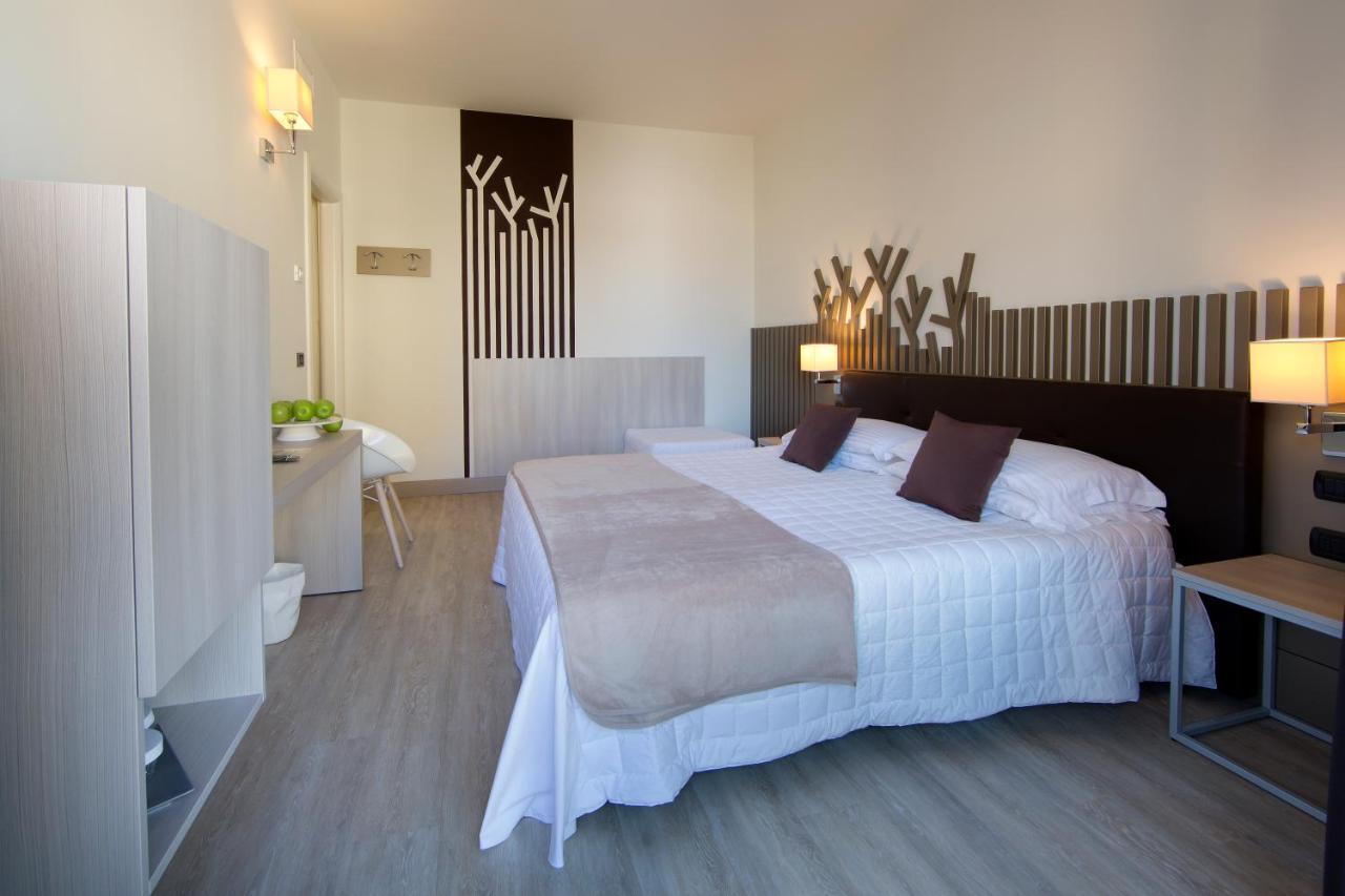Hotel Desenzano ديسينسانو ديل غاردا المظهر الخارجي الصورة