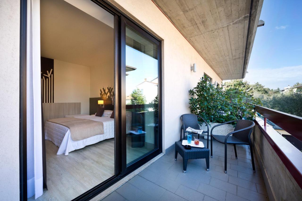 Hotel Desenzano ديسينسانو ديل غاردا المظهر الخارجي الصورة