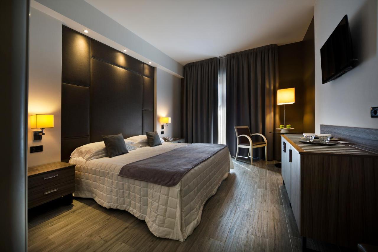 Hotel Desenzano ديسينسانو ديل غاردا المظهر الخارجي الصورة