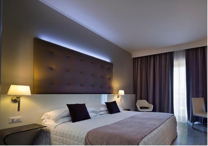 Hotel Desenzano ديسينسانو ديل غاردا المظهر الخارجي الصورة