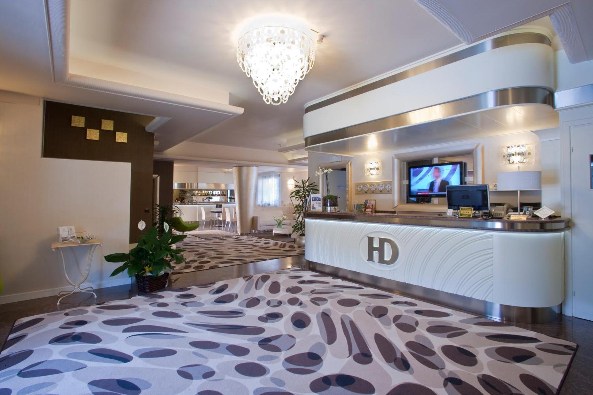 Hotel Desenzano ديسينسانو ديل غاردا المظهر الخارجي الصورة